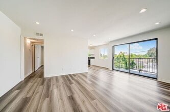 Building Photo - 7453 Haskell Ave