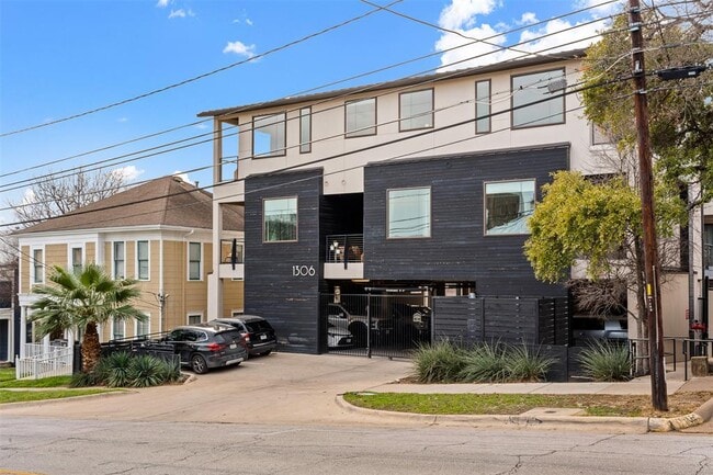 Building Photo - 1306 West Ave