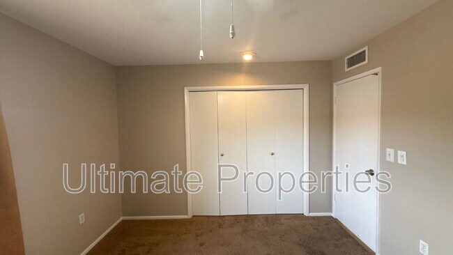 Foto del edificio - 10814 W Saratoga Cir