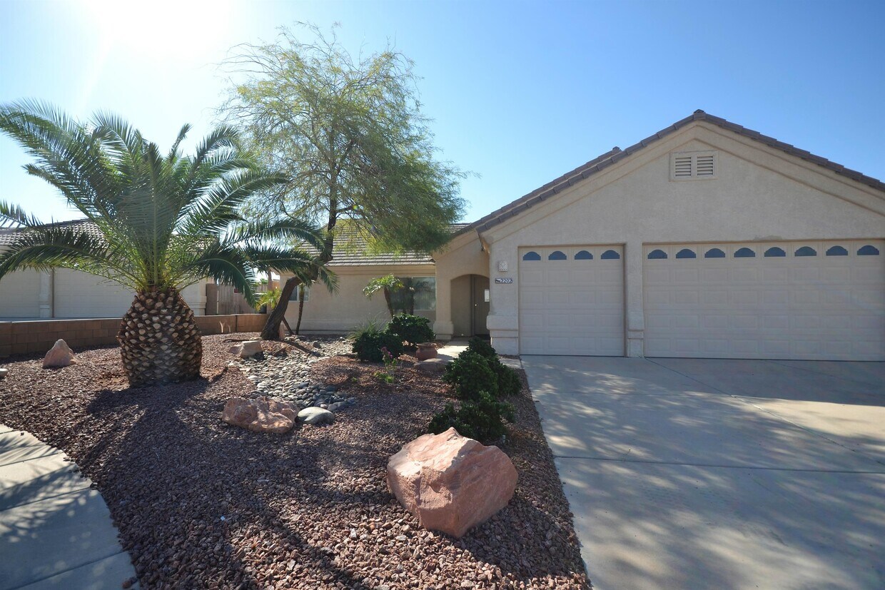 2202 Emerald River Ct, Fort Mohave, AZ 86426 House Rental in Fort
