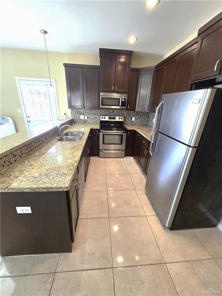 Building Photo - 1205 Bodark Dr
