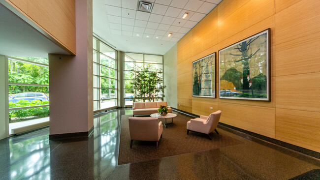 Foto del edificio - 1570 Elmwood Ave