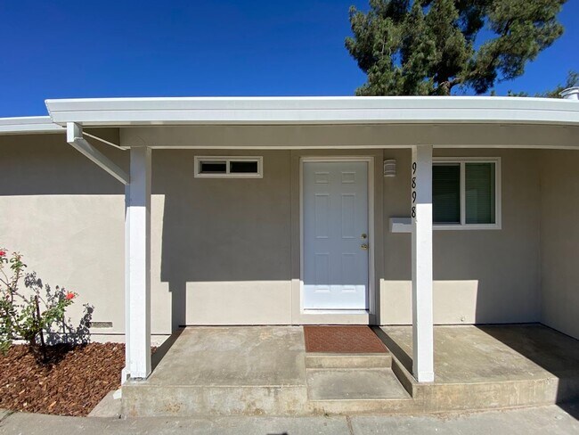Foto del edificio - Renovated 3 Bed 1 Bath Home in Lincoln Village Open House Thursday June 25th 12:00-1:00 PM