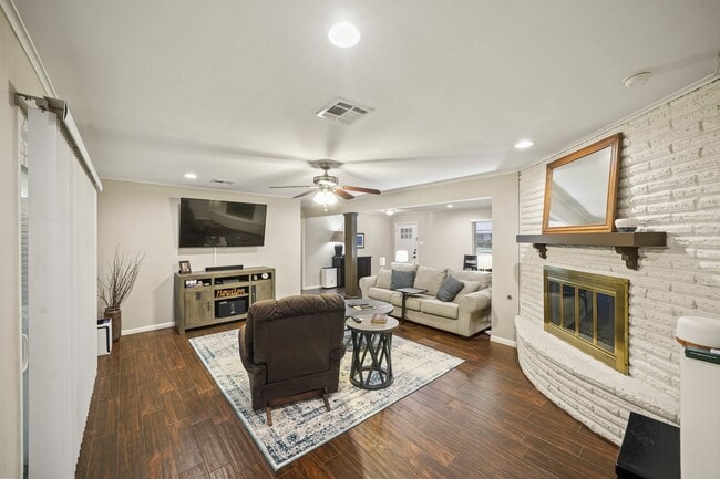 Building Photo - 5810 Wigton Dr