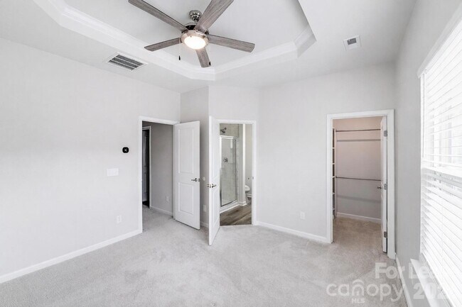 Building Photo - 2303 Autumn Olive Ln