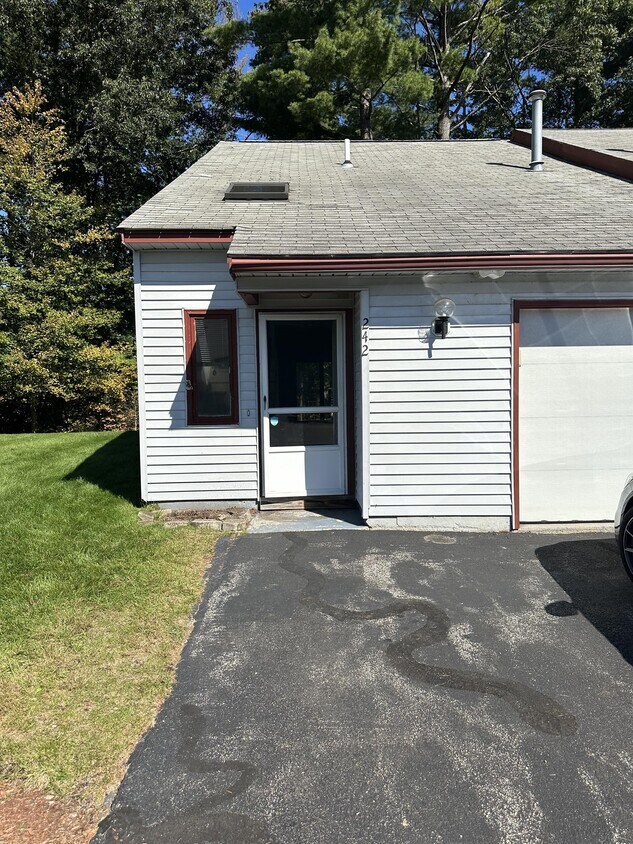 Building Photo - 242 Stonebridge Dr