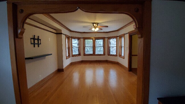 Foto del edificio - 5328 W Parker Ave