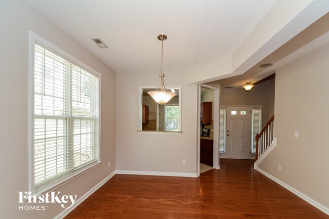 Building Photo - 136 Marino Pl