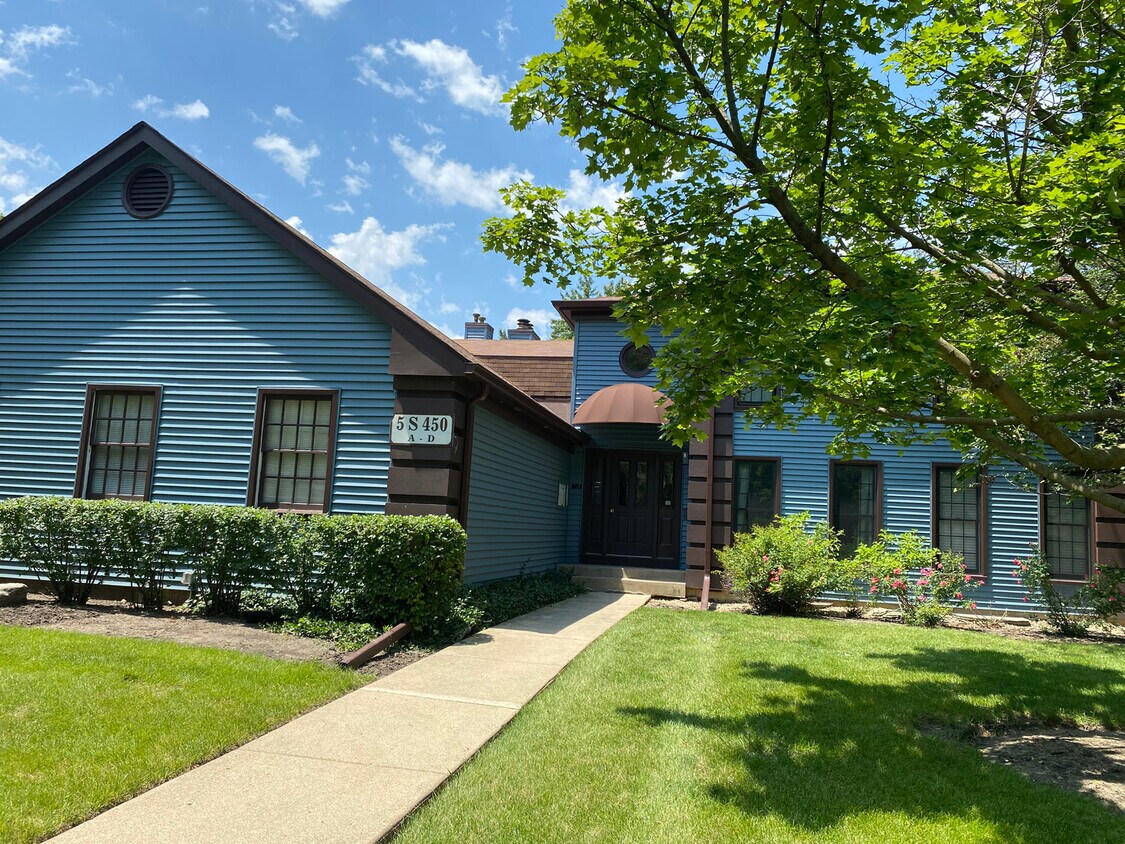 5S450 Scots Dr, Naperville, IL 60563 House Rental in Naperville, IL