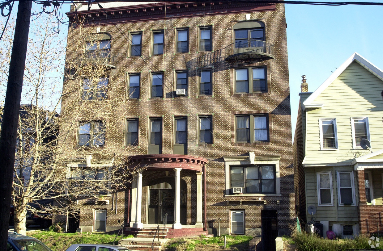 Building Photo - 74 Fairview Ave