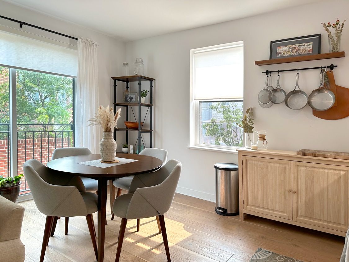 Primary Photo - 129 W St NW