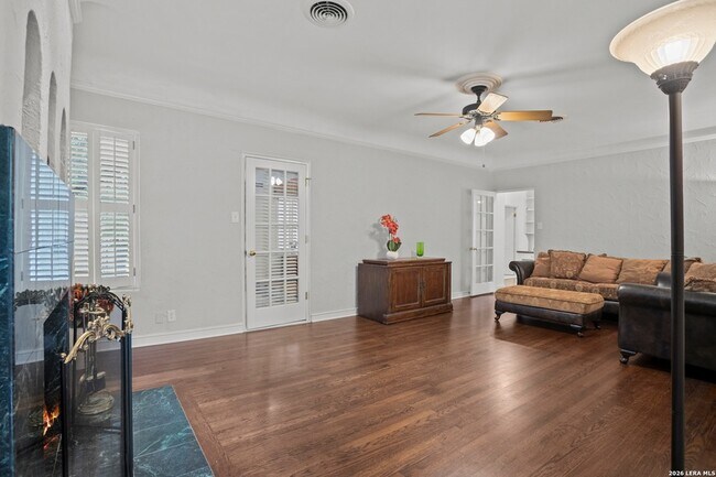 Building Photo - 144 Greenlawn Dr