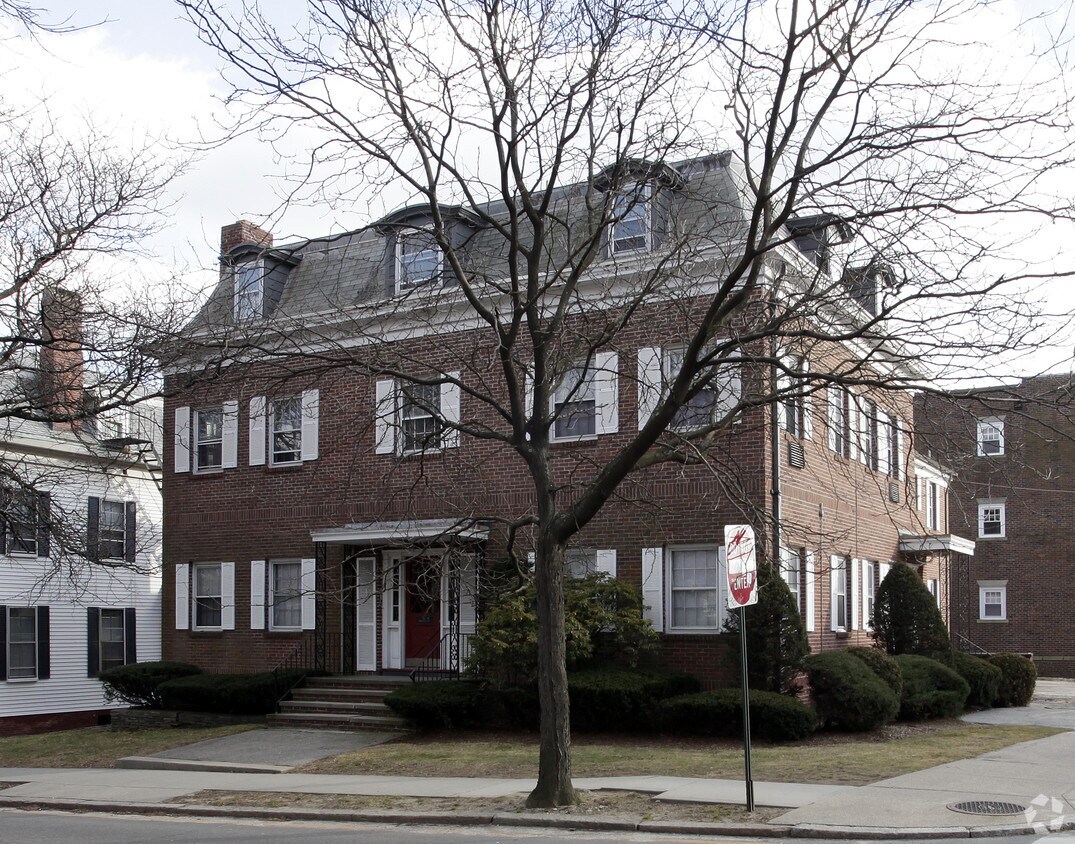 Primary Photo - 365 Angell St