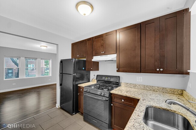 Building Photo - 350 E 74th St