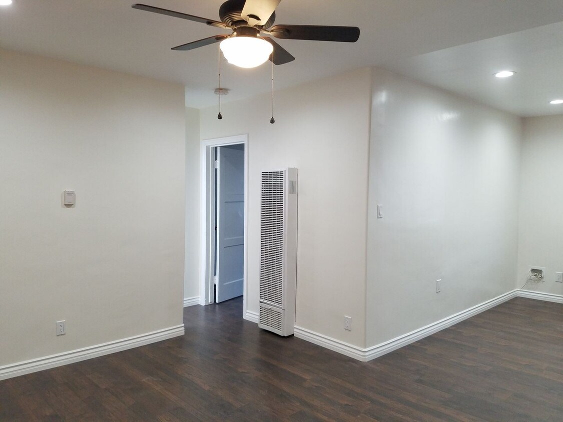 Foto del edificio - 1339 1/4 W 93rd St