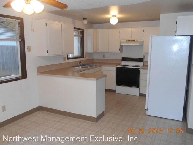 Foto del edificio - 3 br, 2 bath House - 7409 NE 63rd Ave