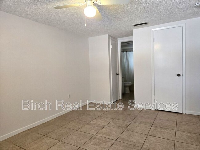 Foto del edificio - 6839 Forest Ave