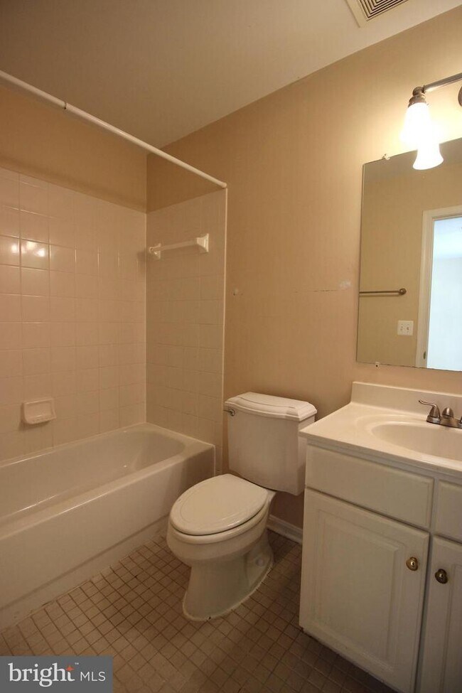 Building Photo - 1706 Random Stone Ct