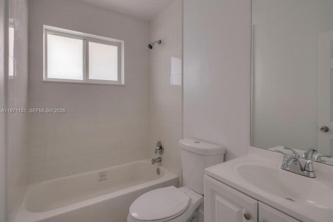 Foto del edificio - 1280 NW 111th St