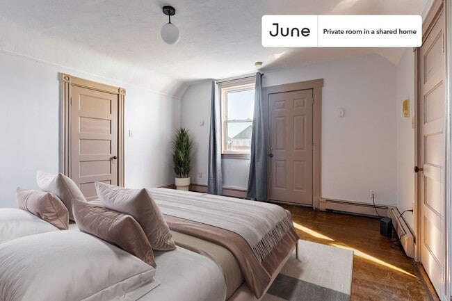 Private bedroom in 3 bed/1 bath Home - Private bedroom in 3 bed/1 bath Home