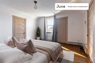 Building Photo - Private bedroom in 3 bed/1 bath Home