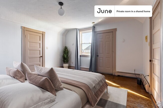 Building Photo - Private bedroom in 3 bed/1 bath Home