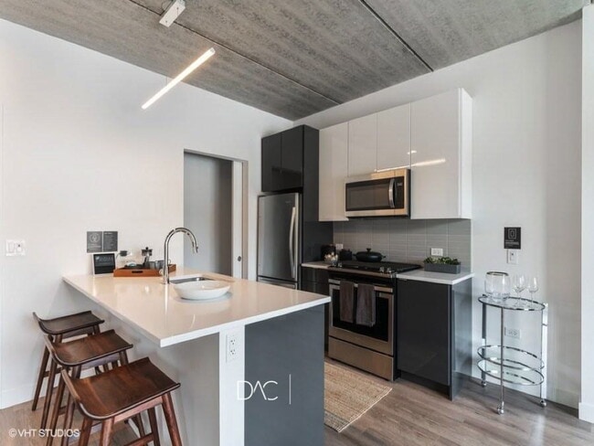 Foto del edificio - 3636 N Halsted St