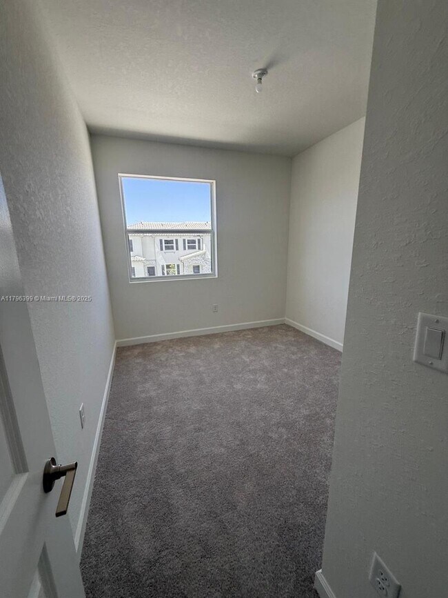 Foto del edificio - 1161 SE 1st St