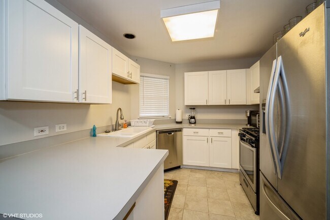 Building Photo - 1045 Talbots Ln