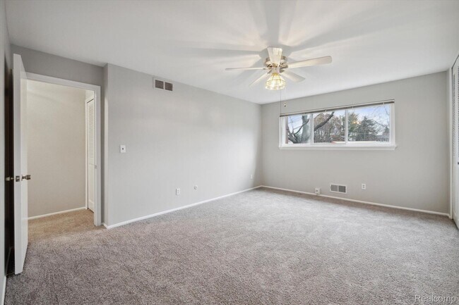 Segunda habitación - 42536 Woodward Ave