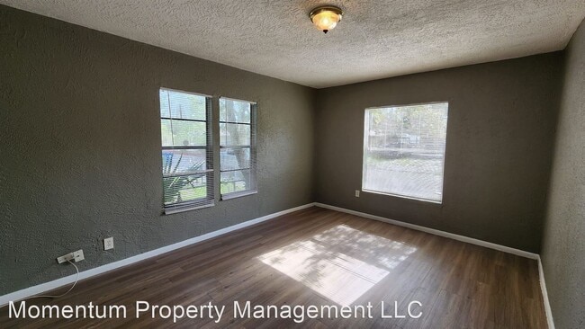 Building Photo - 4 br, 1 bath House - 1725 Prescott St. S.