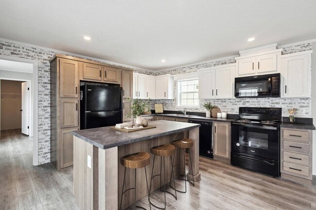 Building Photo - 5 Cozy Dr