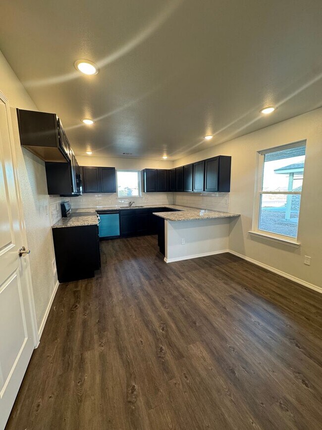 Foto del edificio - New build "Be the 1st to live THERE" 3/2/2 CISD 1/2 off special 1st month's rent