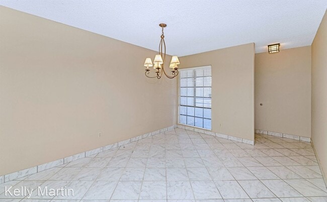 Building Photo - 2 br, 2 bath House - 5219 N 24th St #203