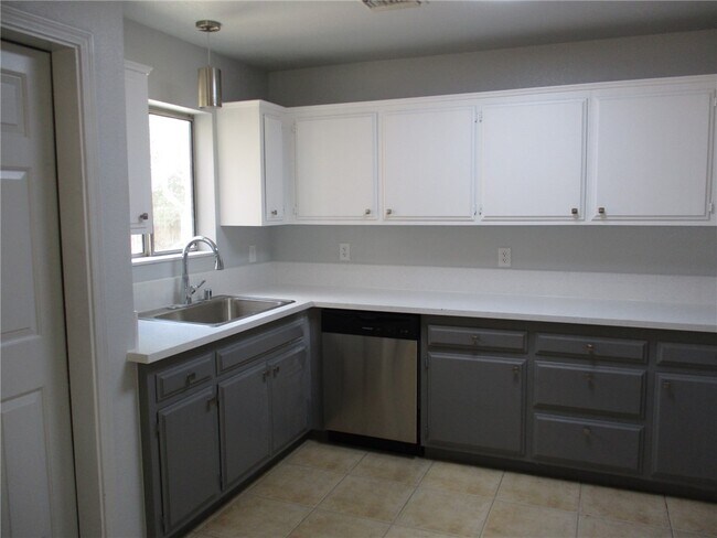 Building Photo - 5112 Amber Sands Dr