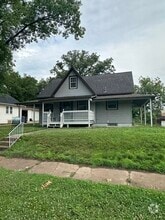 Building Photo - 208 28th St Dr SE