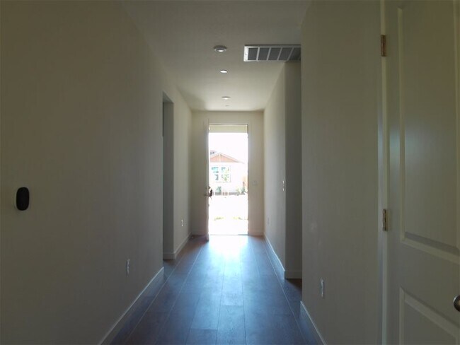 Foto del edificio - 1339 Kensington Dr