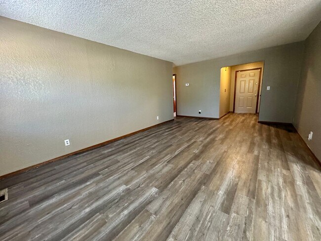Foto del edificio - 1403 S 121st E Ave