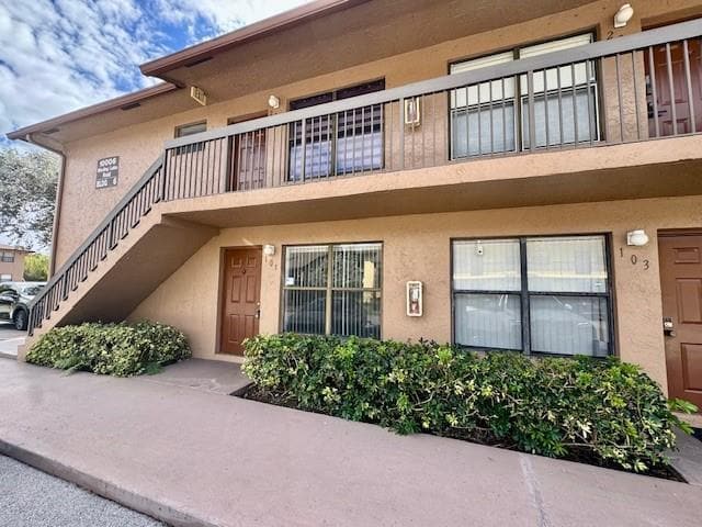 Building Photo - 10006 Winding Lake Rd