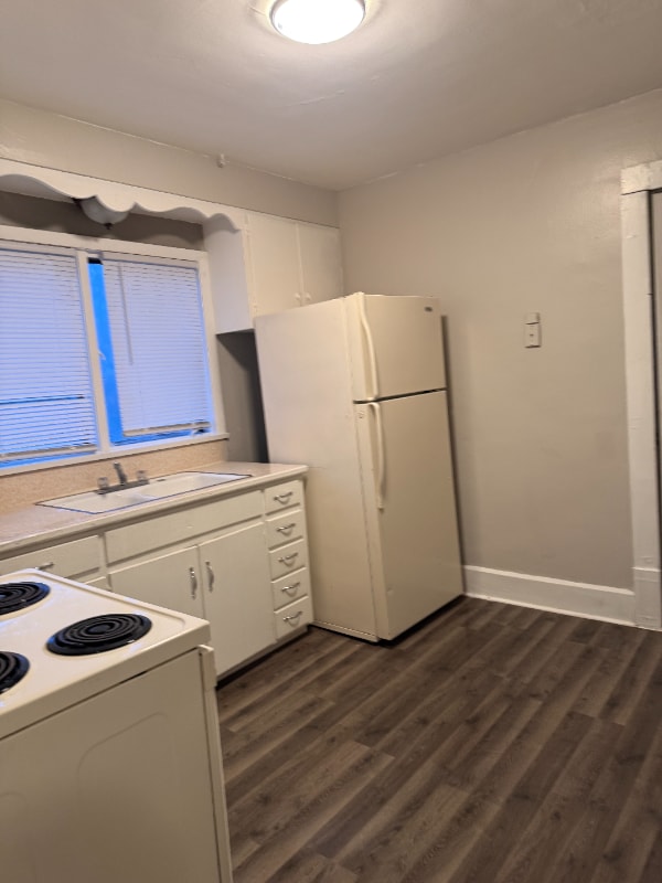 Primary Photo - 211 S Foster St