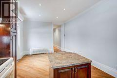 Building Photo - 1098 Bathurst St