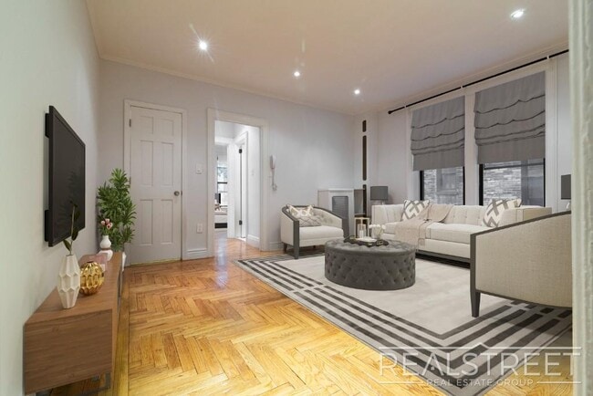 Building Photo - Renovated Giant Prewar 1 bedroom in Brookl...