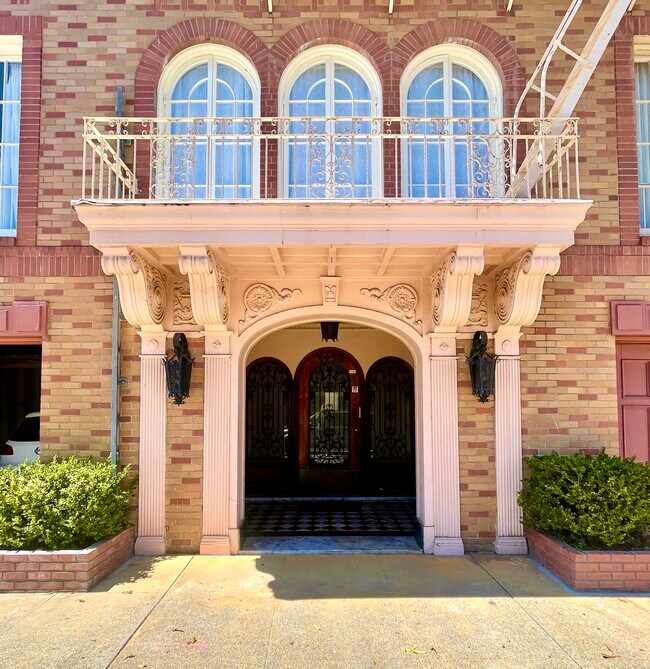 Foto del edificio - 3459 Divisadero St