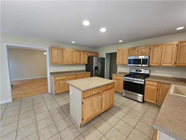 Building Photo - 73 Partridge Dr