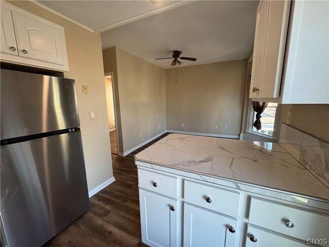 Foto del edificio - 24 W Oneida St
