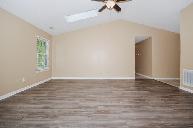 Building Photo - 9012 Lighthorse Dr