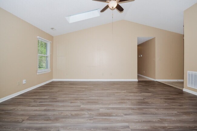 Foto del edificio - 9012 Lighthorse Dr