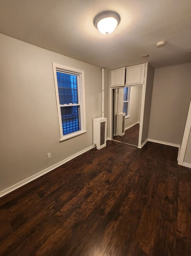 Building Photo - Joseph Gordon