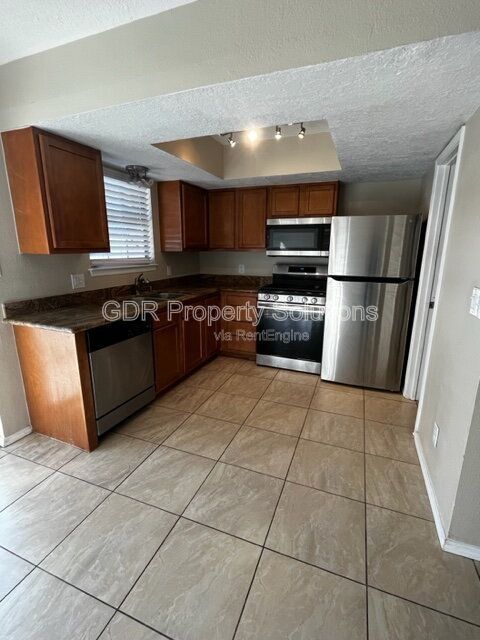 Foto del edificio - 700 Fruit Ave NW