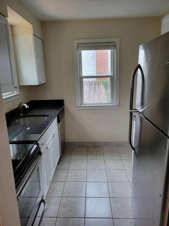 Foto del edificio - 534 Gardendale St